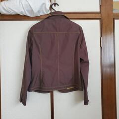 軽いジャケットの画像