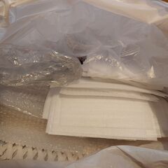 梱包材いろいろの画像