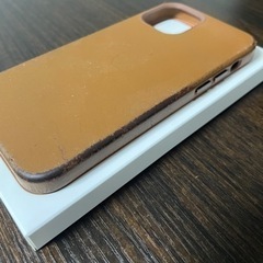 iPhone 12 純正レザーケースの画像