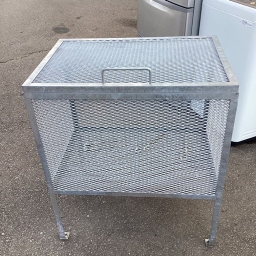 万代店　屋外ゴミ箱