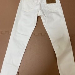 値下げしました　未使用　YANUK　ホワイトスキニーデニムの画像