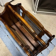 大人気レトロ家具!! カリモク マガジンラック ブックスタンド 木製の画像