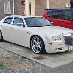 値下げしました😅クライスラー300c　カスタム車両