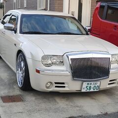 値下げしました😅クライスラー300c　カスタム車両の画像