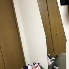 IKEAの鏡　くの字　おしゃれです　無料