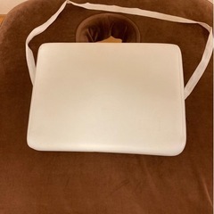 マッサージ枕　エステ枕　マツエク枕　マッサージベッド