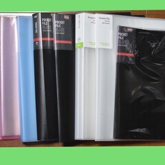 包装カバーの付いていないものもありますが、殆ど新品・未使用のものです。ポケットファイルフォルダー８册、レバーファイル５册、リングファイル１册の合計１４册です。の画像
