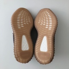 【新品未使用】adidas YEEZY BOOST 350 V2 FADE YECHER の画像