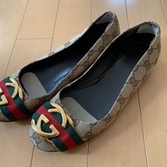 お話中　GUCCI パンプス１