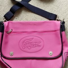 LACOSTE🐊ショッキングピンクバッグで目立っちゃおう
