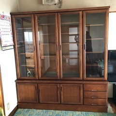 あげます。ガラス戸の棚の画像