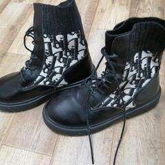 差し上げます。未使用品　Forever21ジャケットとブーツの画像