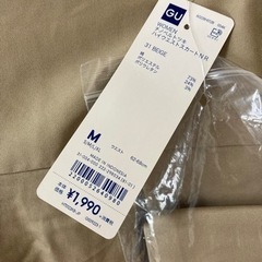 新品タグ付き GU フレアロングスカート Mの画像