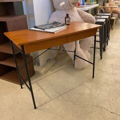 宇都宮でオシャレな家具を探すなら『オトワリバース！』niko and... ニコアンド デスク 机 作業台 ブラウン×ブラック 引き出し付き リビング家具 中古品