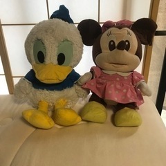 ドナルドとミニーの非売品　特大ぬいぐるみセット　２つおまけ