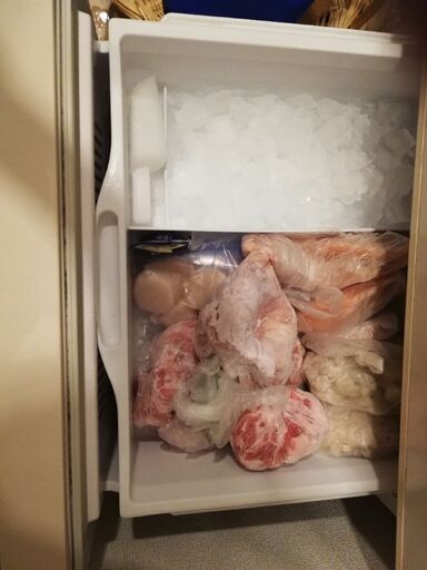 冷蔵庫　現在使用中です！