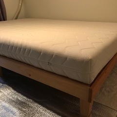セミダブルベッドマッドレス&スノコの画像