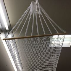 【ジャングルジャングル岸和田店】ウッド付きハンモック ホワイト 南大阪 岸和田 貝塚市 泉佐野市 高石市 泉大津市 和泉市 忠岡町 熊取町の画像