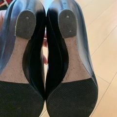 お話中GUCCI ブラックパンプスの画像