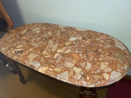 イタリア製 オレンジ系 ブラウン 大理石 高級感溢れる4つ脚テーブル 縦43cm 横83cm