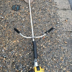 ２４日まで　4サイクル　草刈り機　 ロビン