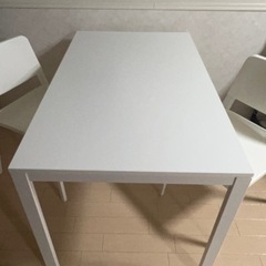 IKEA テーブルと椅子2脚