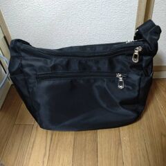 【取りに来てくれる方限定】ショルダーバッグ／ブラック・新品・未使用の画像