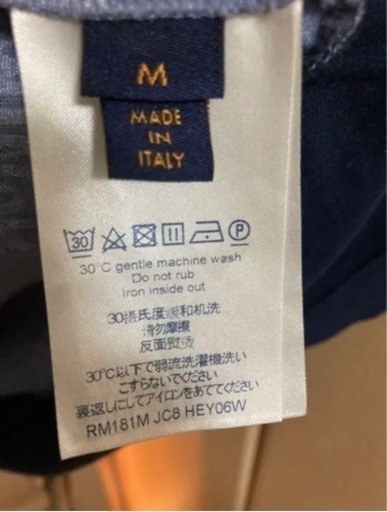 ★LOUIS VUITTON ルイヴィトン Mサイズ VネックプリントTシャツ★
