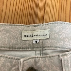earth レギンスパンツ　中古品の画像