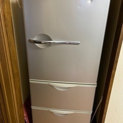 SANYO３ドア冷凍冷蔵庫の画像