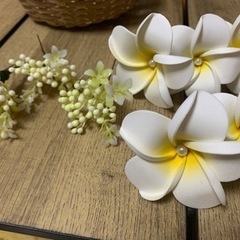 髪飾り プルメリア 結婚式の画像