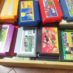 ファミコンカセット　約50個とゲーム機（NEXTⅡ） スーパーマリオ、忍者、桃鉄の画像