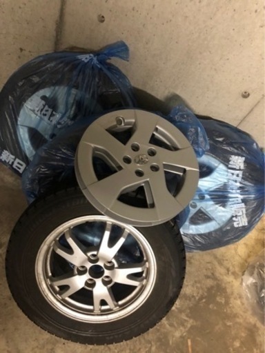 プリウス純正タイヤ