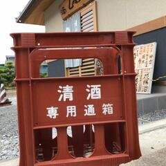 画像の様な清酒、一升瓶入れる箱、ケース、譲って下さい😌