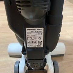 掃除機です。4年前に使用していて、押し入れに眠っていました。の画像