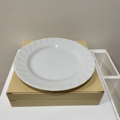新品　箱入り　皿セット