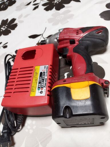 RYOBI充電式１２Vインパクトドライバーのセット