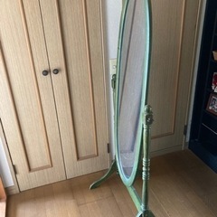 決まりました！アンティークな姿見の画像