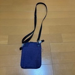 サコッシュ　紫色の画像