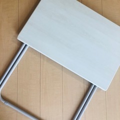 折りたたみテーブル