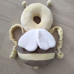 頭ごっつん防止　リュック　ハチさん
