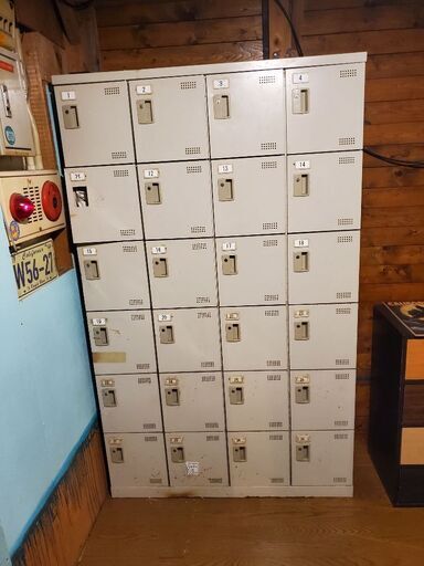 最終値下げ!@スチールロッカー24人用 訳あり