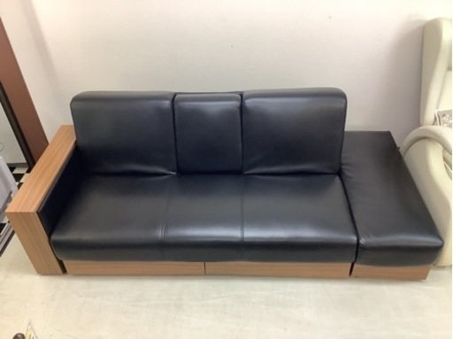 【リサイクルサービス八光　田上店　配達・設置OK】DORIS ドリス ソファーベッド シングル 収納 引き出し スツール テーブル付き レザー ブラック ナトゥーラ