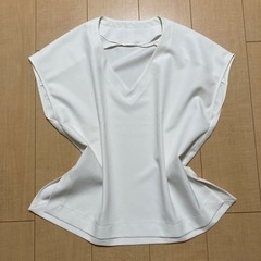 GU フレンチスリーブ Vネック ブラウス 白 S
