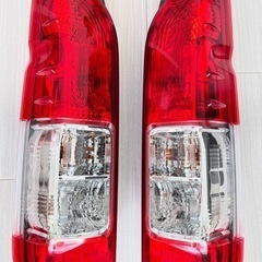 お値下げしました！【新車外し】ハイエース 6型 テールランプ純正