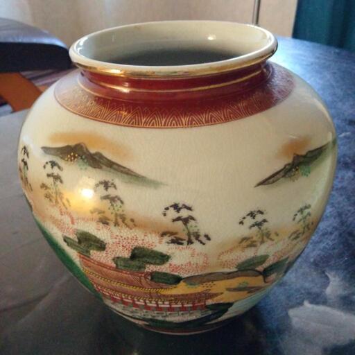 壷（九谷焼）