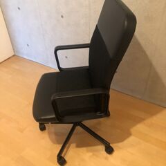 ビジネスチェアー