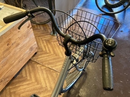 【タイヤ新品！】26インチ　自転車　シルバー