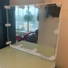 美品　女優照明付　ドレッサー　無料の画像