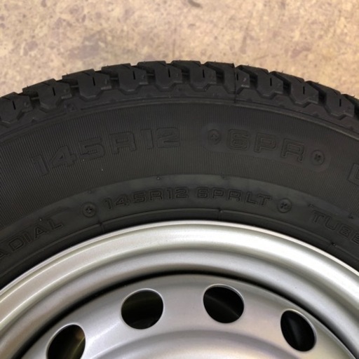ダイハツ　ハイゼット　純正タイヤ&ホイール　145R12